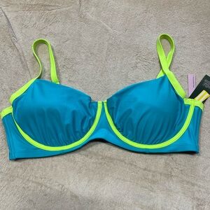 Wild Fable Women’s Blue Bikini Swim Top Size 24 NWT Neon Green Trim Underwire